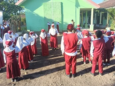 UPACARA BENDERA MERAH PUTIH